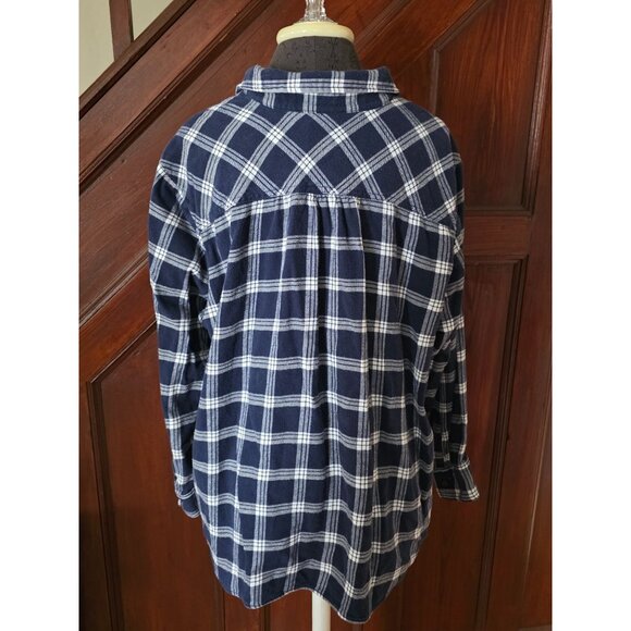 Lands End Womens Flannel Shirt 2X Navy & White Plaid Long Sleeve Button-Up Top - Picture 3 of 7